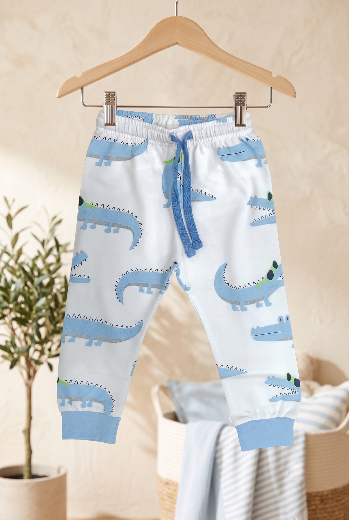 Infant Baby Cool Crocodile Print 2-Piece Cotton T-Shirt and Ribbed Pant Set — White | Yokidz