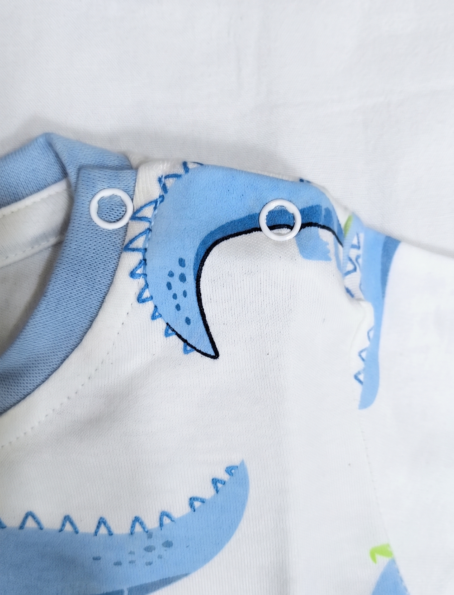 Infant Baby Cool Crocodile Print 2-Piece Cotton T-Shirt and Ribbed Pant Set — White | Yokidz