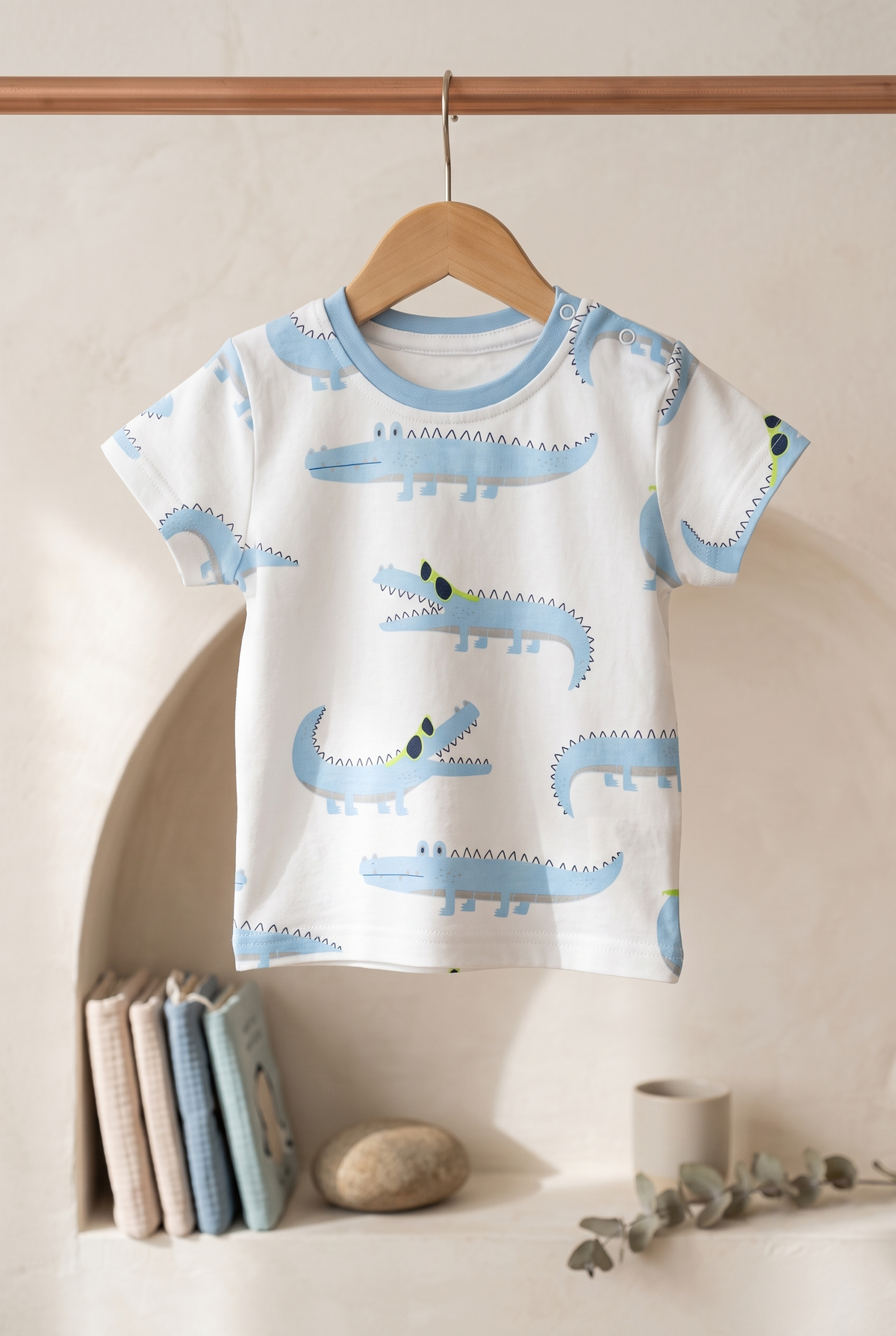 Infant Baby Cool Crocodile Print 2-Piece Cotton T-Shirt and Shorts Set — White | Yokidz